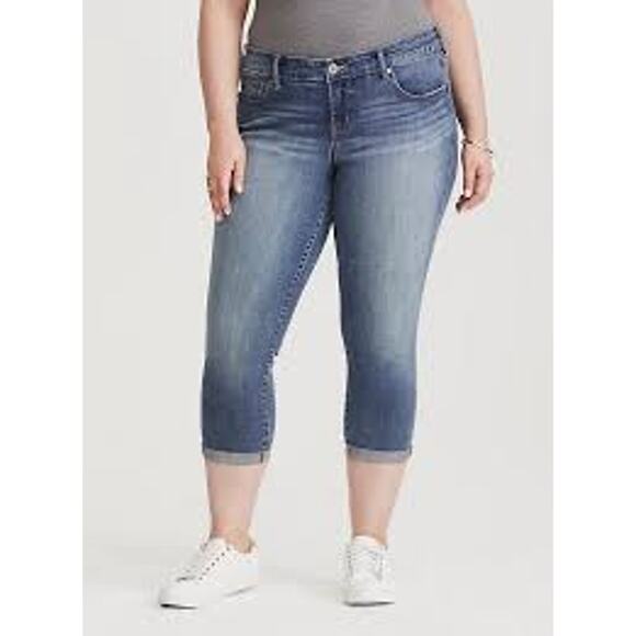 Torrid Plus Size Cropped Skinny Jean Light Wash Size 26 - Picture 1 of 10